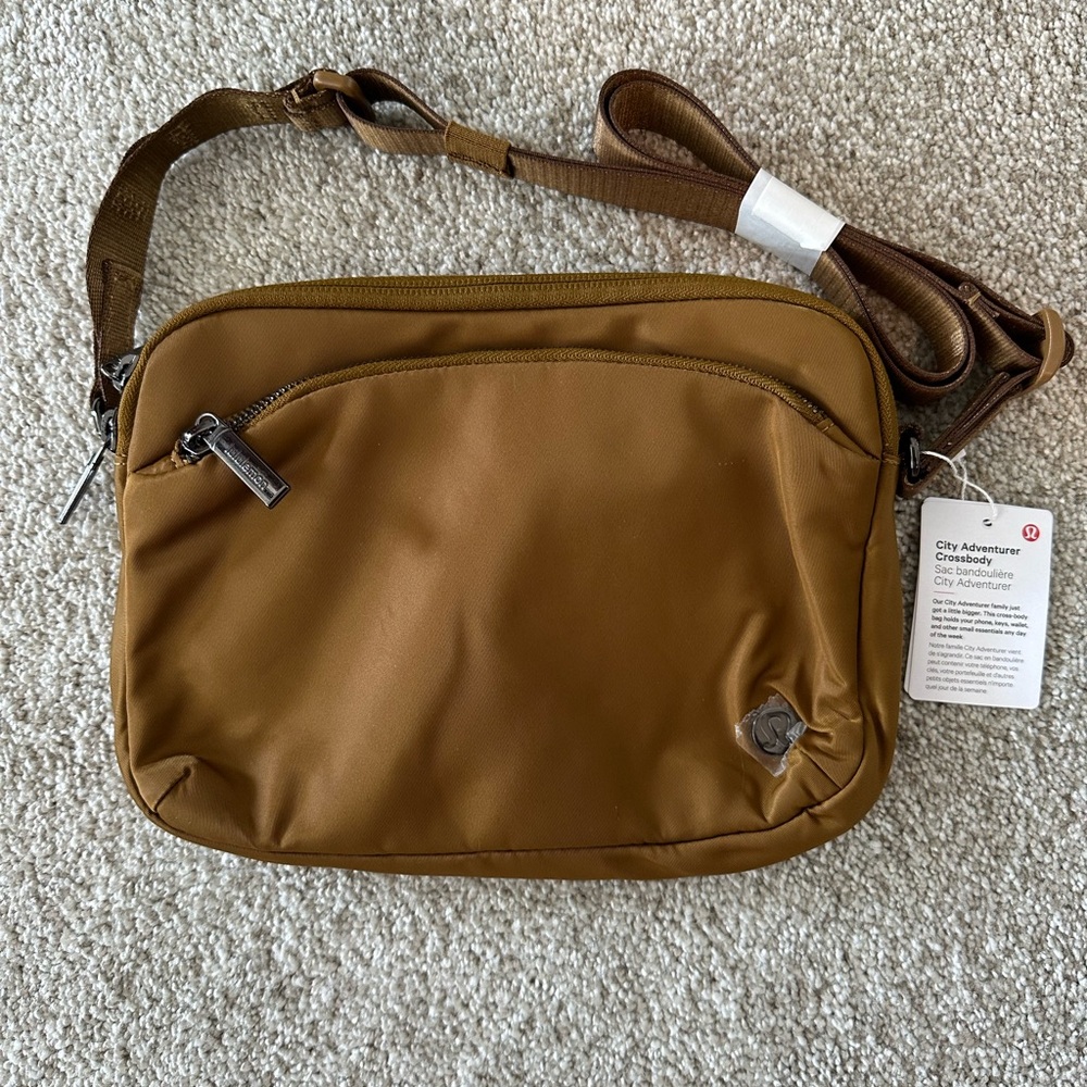 NWT Lululemon City Adventurer crossbody